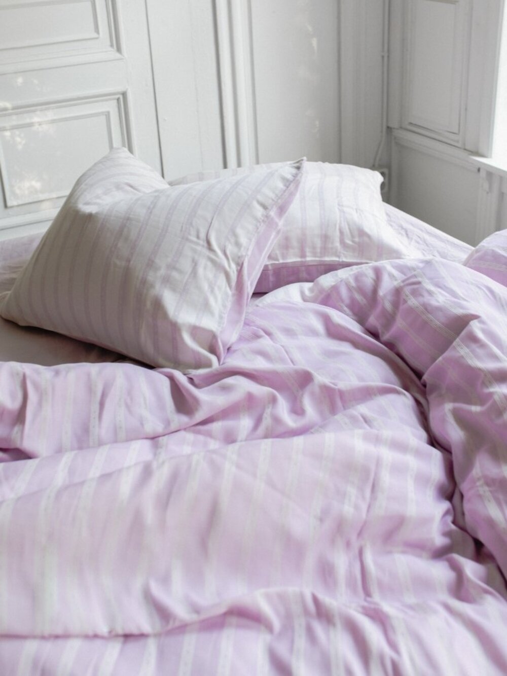 Duvet cover and sheet set from Crisp Sheets - Reversible Lilac